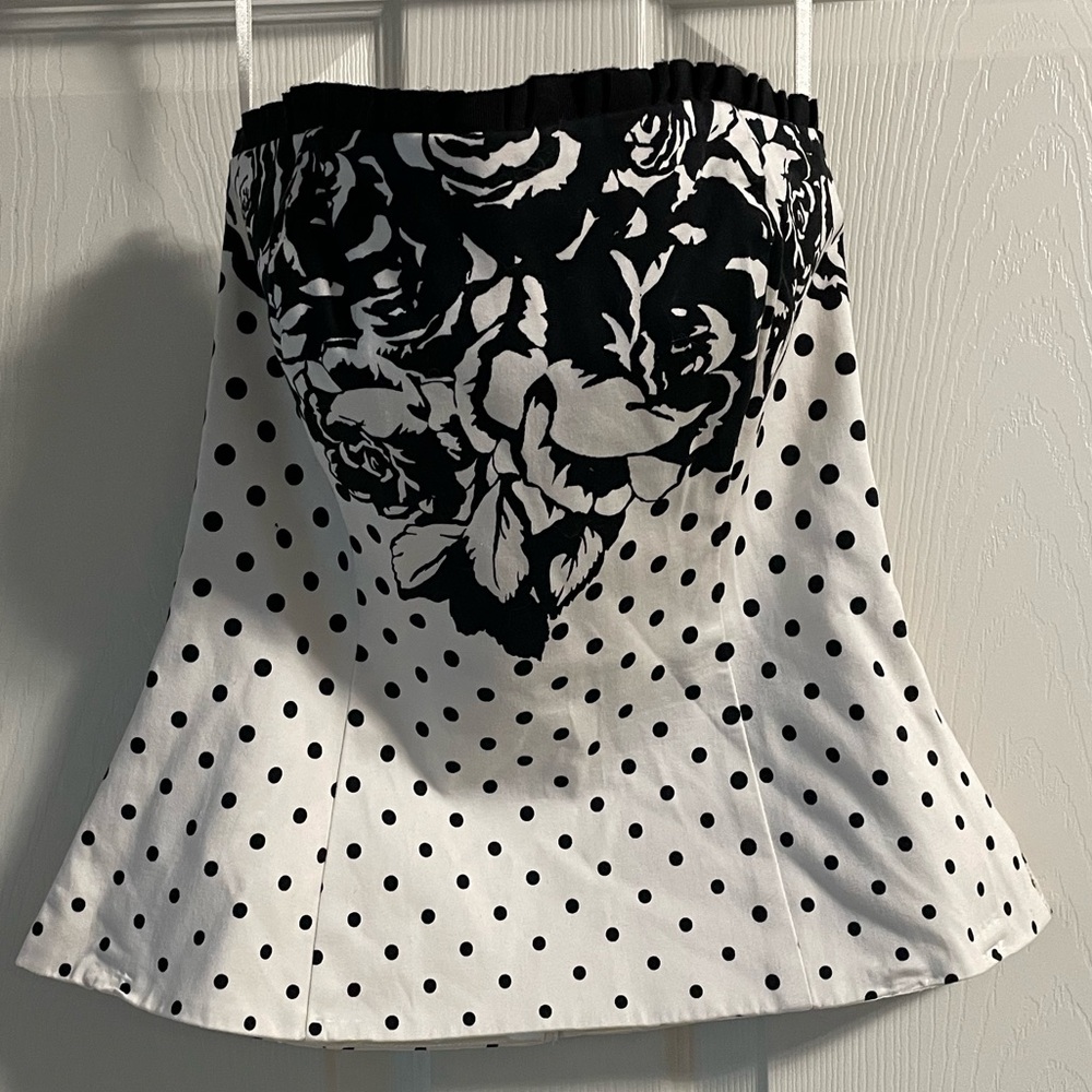 White House Black Market 2 Black and White Floral Polka Dot Corset Top